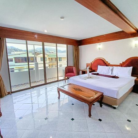Black Pearl Patong Beachfront Екстер'єр фото