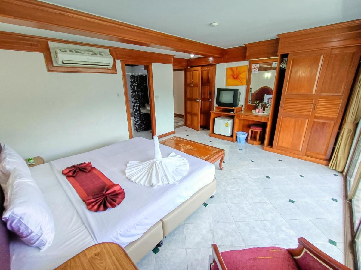 Black Pearl Patong Beachfront Екстер'єр фото