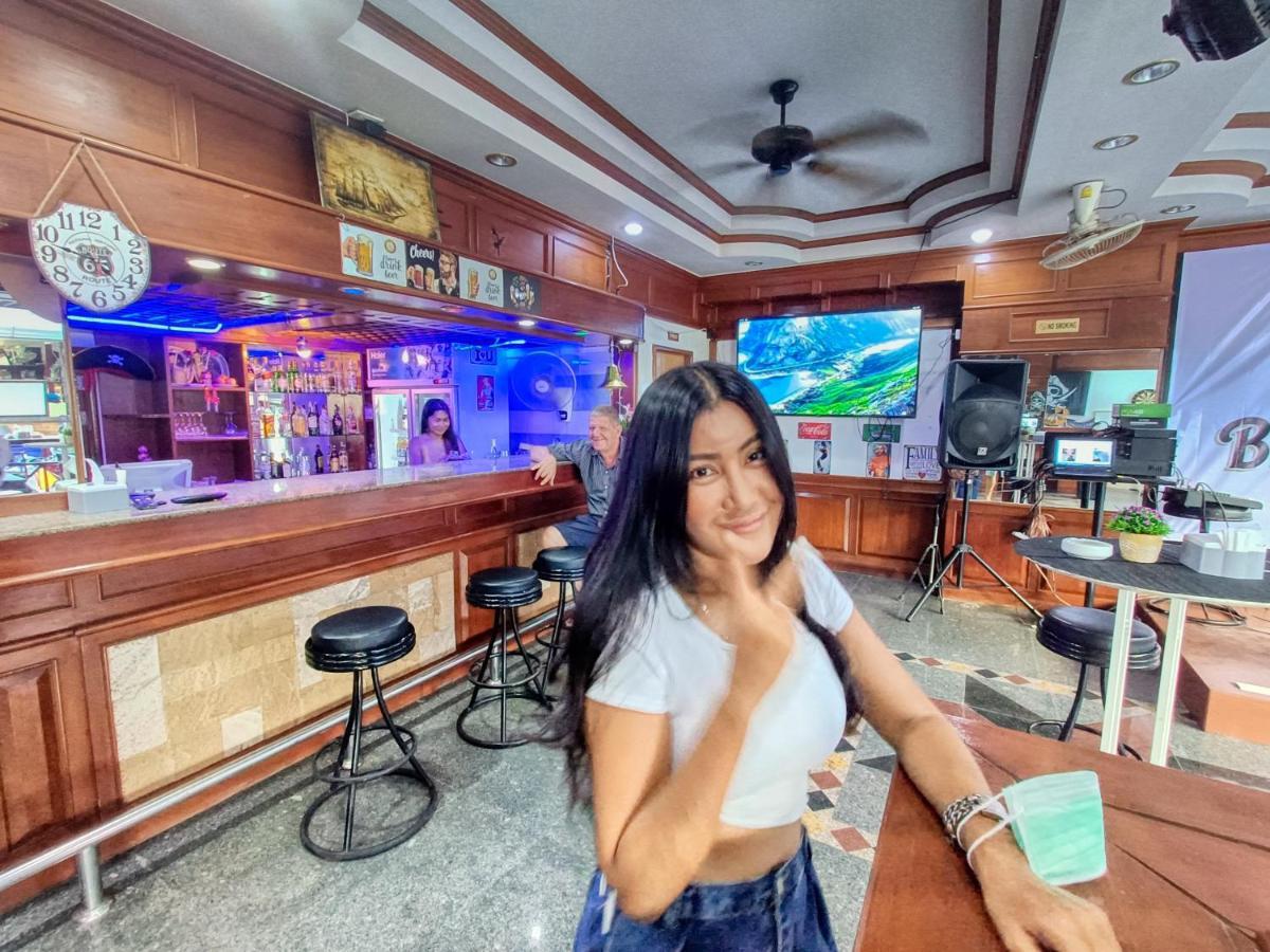 Black Pearl Patong Beachfront Екстер'єр фото