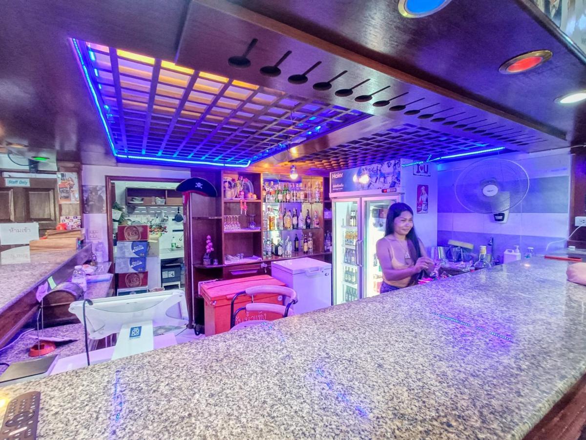 Black Pearl Patong Beachfront Екстер'єр фото